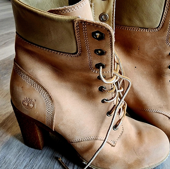 Women's Timberland Heels - Picture 7 of 7